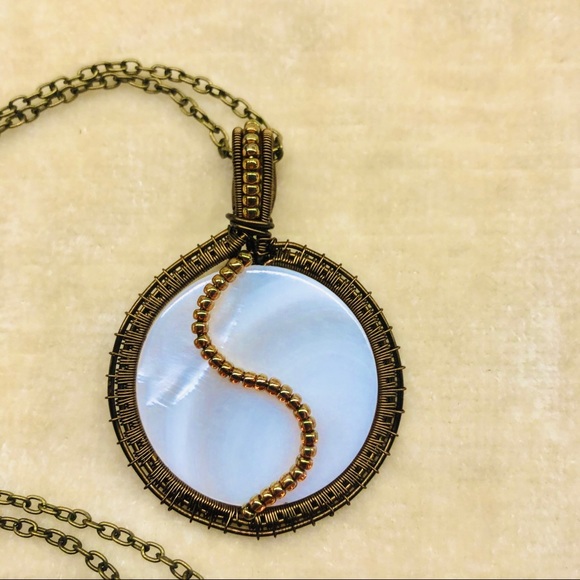 Hand crafted wire wrapped pendant - Picture 6 of 8